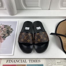 Louis Vuitton Slippers